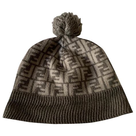 bonnet fendi gris|Fendi.